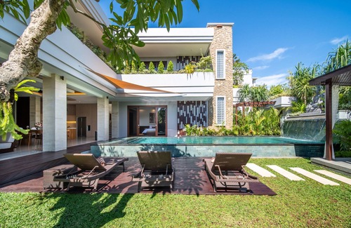 Taman Griya Villa | Luxury 6 bedroom villa private pool near Uluwatu Bingin surfing beach Jimbaran