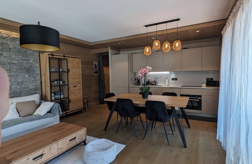 Saint-Etienne-de-Tinee Apartment | Luxury 6-bed apartment in Vermont Auron. Facing the lifts.