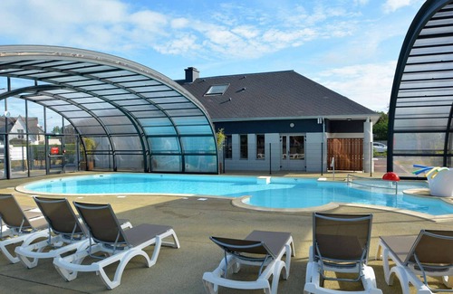 Jullouville-les-Pins House | Luxury 6-Person Mobile Home, 200m from Beach, with Pool, Fitness Room, and WiFi