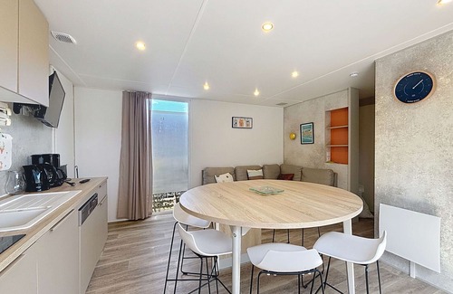 Jullouville-les-Pins House | Luxury 6-Person Mobile Home, 200m from Beach, Pool, Fitness, and More