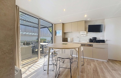 Jullouville-les-Pins House | Luxury 6-Person Mobile Home, 200m from Beach, Pool, Fitness, and More