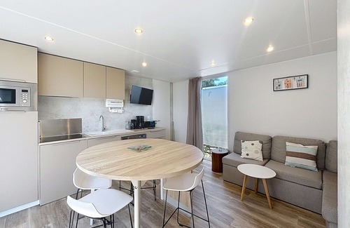 Jullouville-les-Pins House | Luxury 6-Person Mobile Home, 200m from Beach, Pool, Fitness, and More