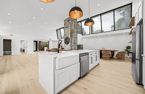 West Orange House | Luxury 6BR Contemporary Retreat with Pool, Gym & Dual Balconies – Near NYC