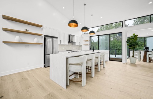West Orange House | Luxury 6BR Contemporary Retreat with Pool, Gym & Dual Balconies – Near NYC