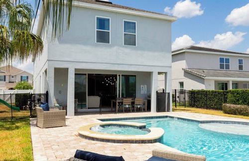 West Kissimmee House | Luxury 6BR Disney Villa w/Pool & Game Room Encore Resort
