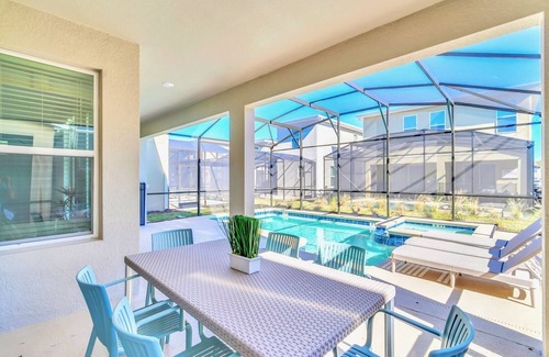 Campbell House | Luxury 6BR Home - Pool, Hot Tub, BBQ - Near Disney