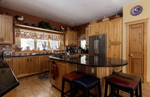 Ludlow House | Luxury 6Br Solitude Village- Indoor Bball Court, Private Tub by RedAwning