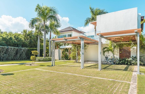 Yarary - Cap Cana Villa | Luxury 6BR villa w pool/maid at Yarari