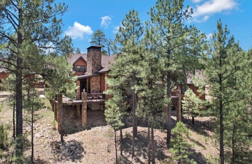 Heber House | Luxury 7‑Bed Forest Lodge 4.5 Acre Private Estate Fireplaces & Views