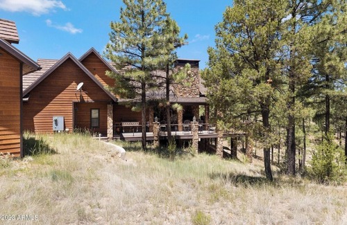 Heber House | Luxury 7‑Bed Forest Lodge 4.5 Acre Private Estate Fireplaces & Views
