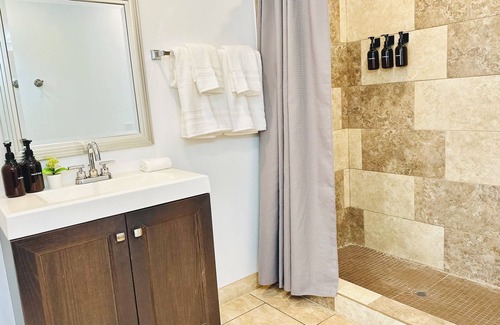 Arden Villa | Luxury 7BR 5BA Villa Heated POOL & JACUZZI