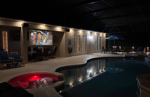 West Kissimmee Villa | Luxury 7BR Disney Family villa, Private pool, spa, theatre & gamesroom Sleep 16