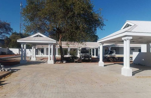 Victoria Falls House | Luxury 8-Bedroom Retreat in Victoria Falls