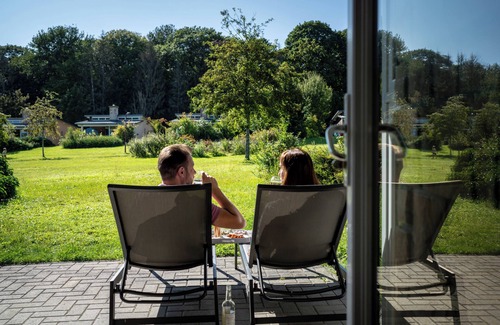 Froidchapelle House | Luxury 8-person bungalow in the holiday park Landal Village l'Eau d'Heure