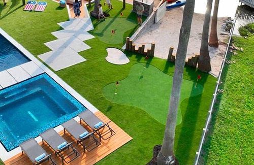 Miami Gardens House | Luxury 8BR Home w/Pool, Spa & Game Room Fun