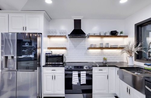 Tobyhanna House | Luxury 9-bed home with Hot tub, Sauna, Gym WiFi, AC, BBQ in beautiful Tobyhanna