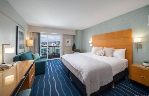 Ala Moana Apartment | Luxury Ala Moana Resort 25th floor with balcony