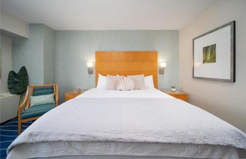 Ala Moana Apartment | Luxury Ala Moana Resort 25th floor with balcony