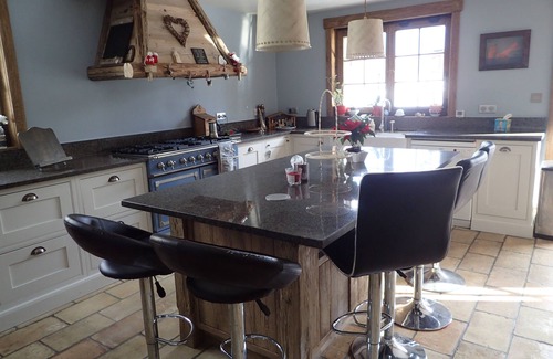 Morillon Ski Chalet | Luxury alpine chalet with Jacuzzi. Next to Morillon's Lac Bleu & beach