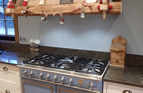 Morillon Ski Chalet | Luxury alpine chalet with Jacuzzi. Next to Morillon's Lac Bleu & beach