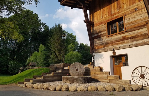 Morillon Ski Chalet | Luxury alpine chalet with Jacuzzi. Next to Morillon's Lac Bleu & beach