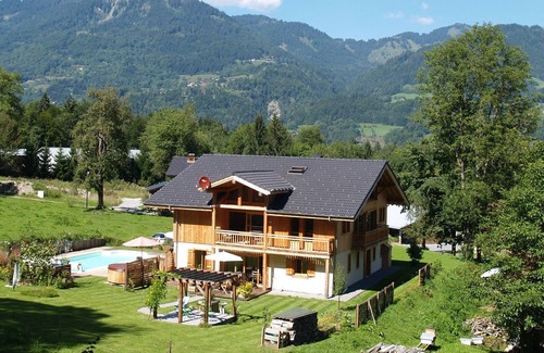 Morillon Ski Chalet | "Luxury Alpine Chalet with Hot Tub, Pool, Sauna & Stunning Mountain Views"
