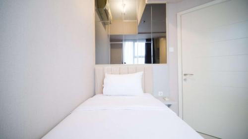 Surabaya Apartment | Luxury and Clean 2BR at Benson Supermall Mansion Apartment By Travelio