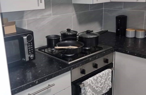 Island Gardens Apartment | Luxury and Cozy 1 Bed Apartment