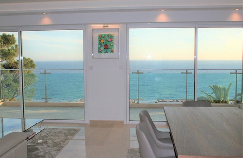 La Croix des Gardes Apartment | Luxury and luxury, modern apartment with magical sea view
