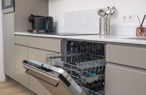 Workum House | Luxury and space for 6 people: this villa has three bedrooms, two bathrooms, and a sunny roof patio to relax.