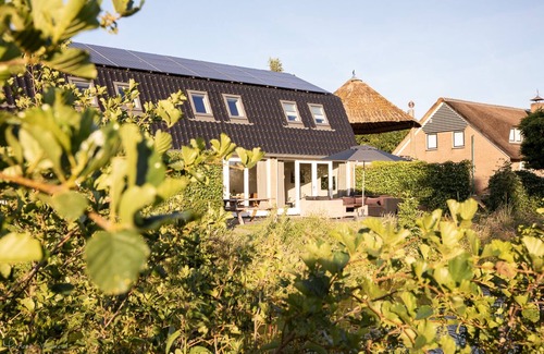 Municipality of Oudewater House | Luxury and spacious holiday home with garden close to the major cities