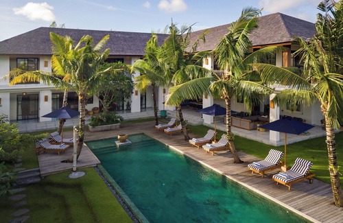 Batu Bolong Villa | Luxury and TOP Location in Canggu!