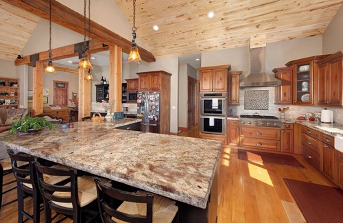 Angler Mountain Ranch House | Luxury Angler Mountain Lodge with Stunning Mountain Views