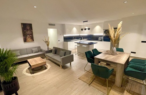 Talamanca Apartment | LUXURY APARTMENT MARINA BOTAFOCH