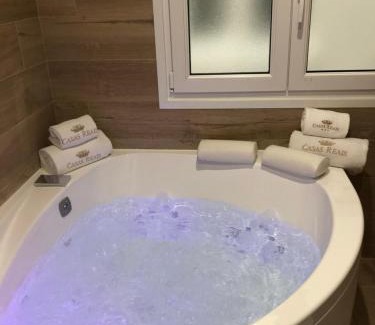 Santiago de Compostela Apartment | Luxury Apartment with Jacuzzi