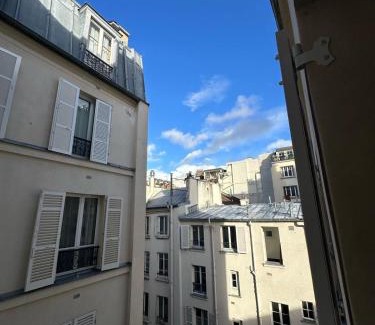 La Celle-sous-Gouzon Apartment | Luxury Apartment Champ de Mars Eiffel Tower