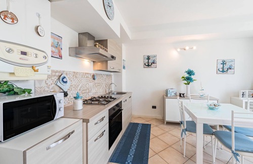 Lonato del Garda Apartment | Luxury Apartment with Shared Pool & Wi-Fi