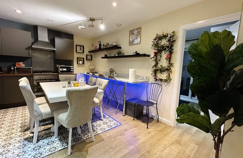 Limehouse Apartment | Luxury Apartment 4 bed Room in Canary Wharf