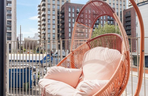 Canning Town Apartment | Luxury Apartment - 5 Mins to Canary Wharf & Excel