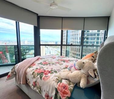 Brisbane Central Business District House | Luxury apartment at Queens Wharf Tower
