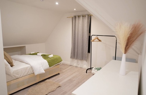 Croham Apartment | Luxury Apartment - free parking & superfast wifi
