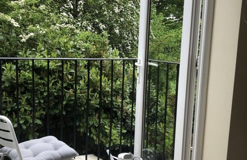 Askew Apartment | Luxury apartment, free parking, 2 bedrooms, balcony