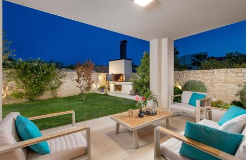 Susica Apartment | Luxury apartment Hyperion with private pool and garden