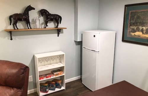Acme Apartment | Luxury Apartment in Private Home. Private Entrance. Close to Horse Show, Beaches