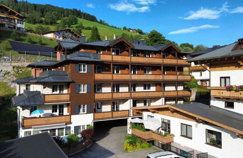 Vorderglemm Apartment | Luxury apartment Iglsberg in Saalbach for eight people.