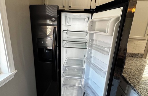 Maple Ridge Apartment | Luxury apartment in Historic Maple Ridge, 5 min from downtown.