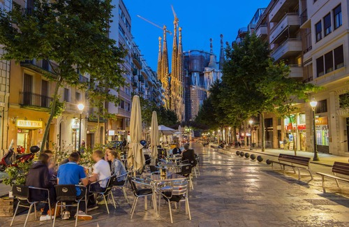 El Camp de l'Arpa del Clot Apartment | Luxury Apartment in the Center of Barcelona