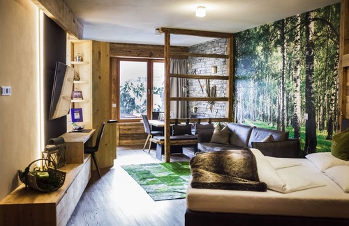 Lutago Apartment | Luxury Apartment Lodge with Terrace, Mountain View and Spa Access