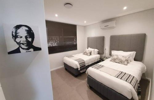 Hillhead Apartment | Luxury Apartment near the Airport with Sea View
