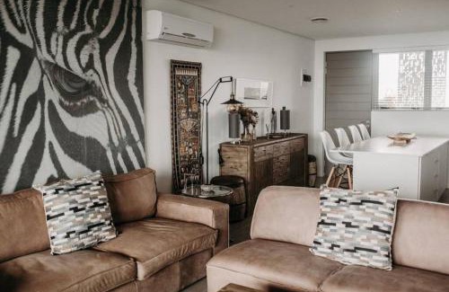 Hillhead Apartment | Luxury Apartment near the Airport with Sea View